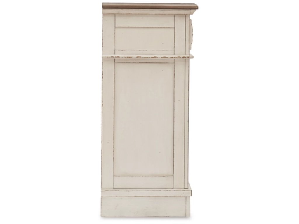 Realyn King Upholstered Panel Bed, Dresser and Nightstand - image 3