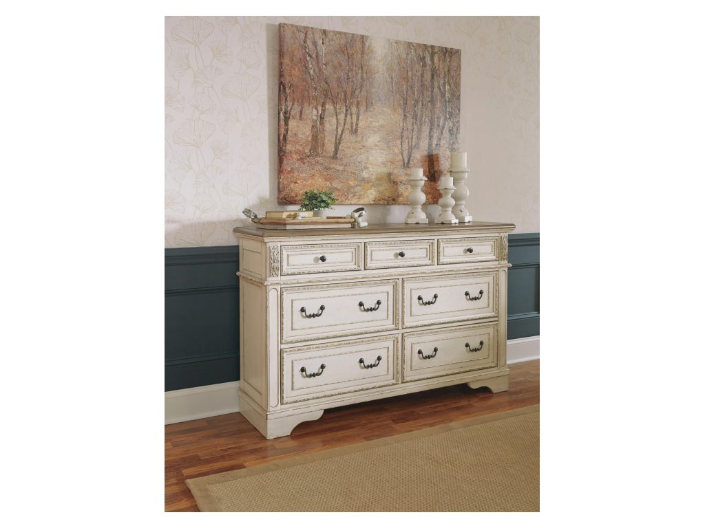 Realyn King Sleigh Bed, Dresser and 2 Nightstands - image 14