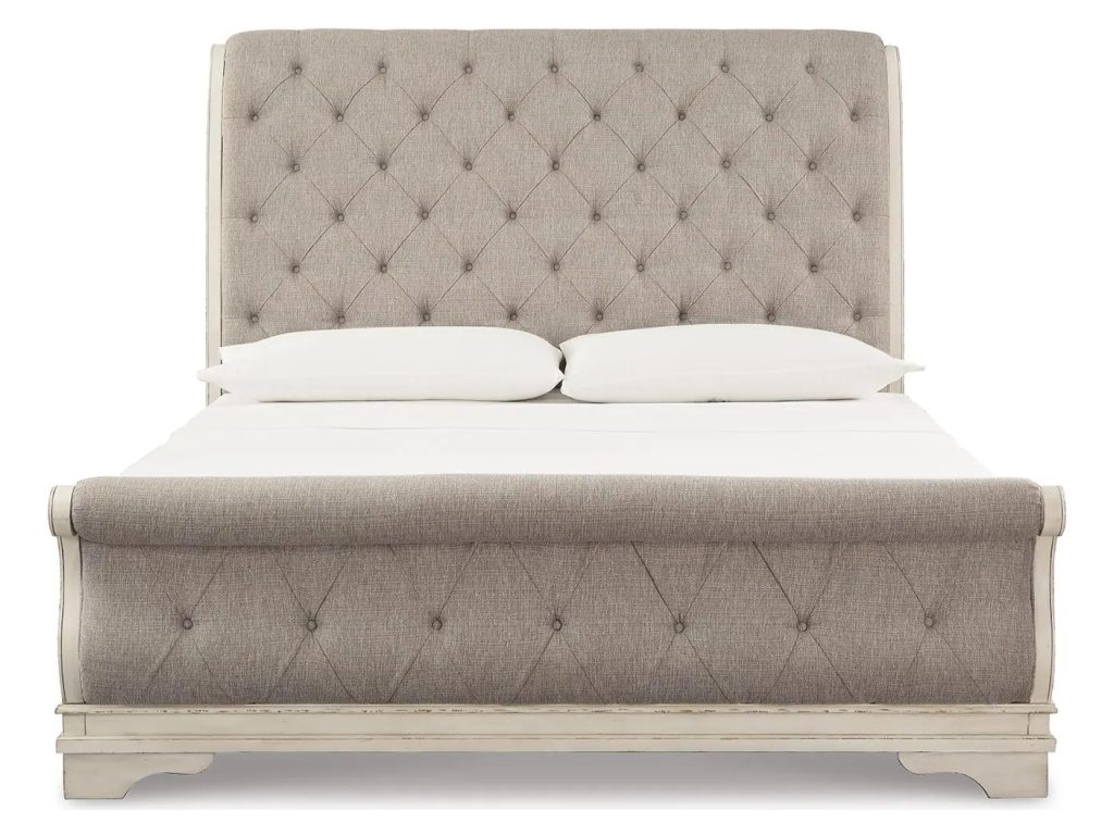 Realyn King Sleigh Bed, Dresser and 2 Nightstands - image 5