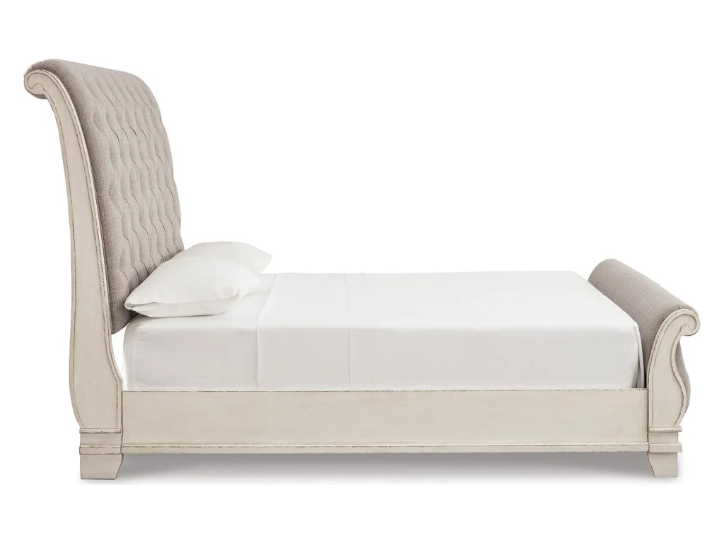 Realyn King Sleigh Bed, Dresser and 2 Nightstands - image 8