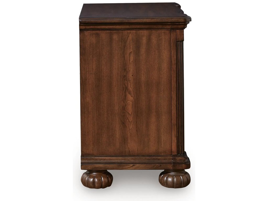 Lavinton California King Poster Bed, Dresser, Mirror and 2 Nightstands - image 8