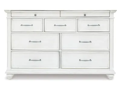 Kanwyn Queen Panel Bed and Dresser
