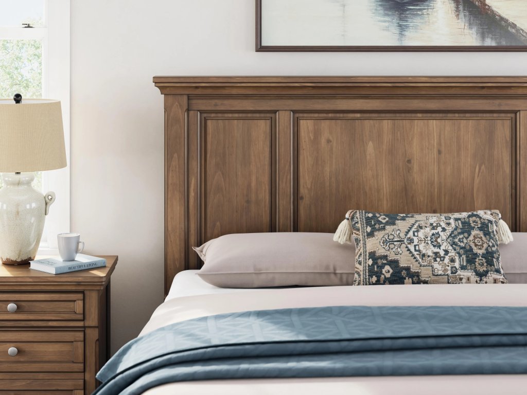 Feddinger Queen Sleigh Bed, Dresser, Mirror, Chest and Nightstand - image 35