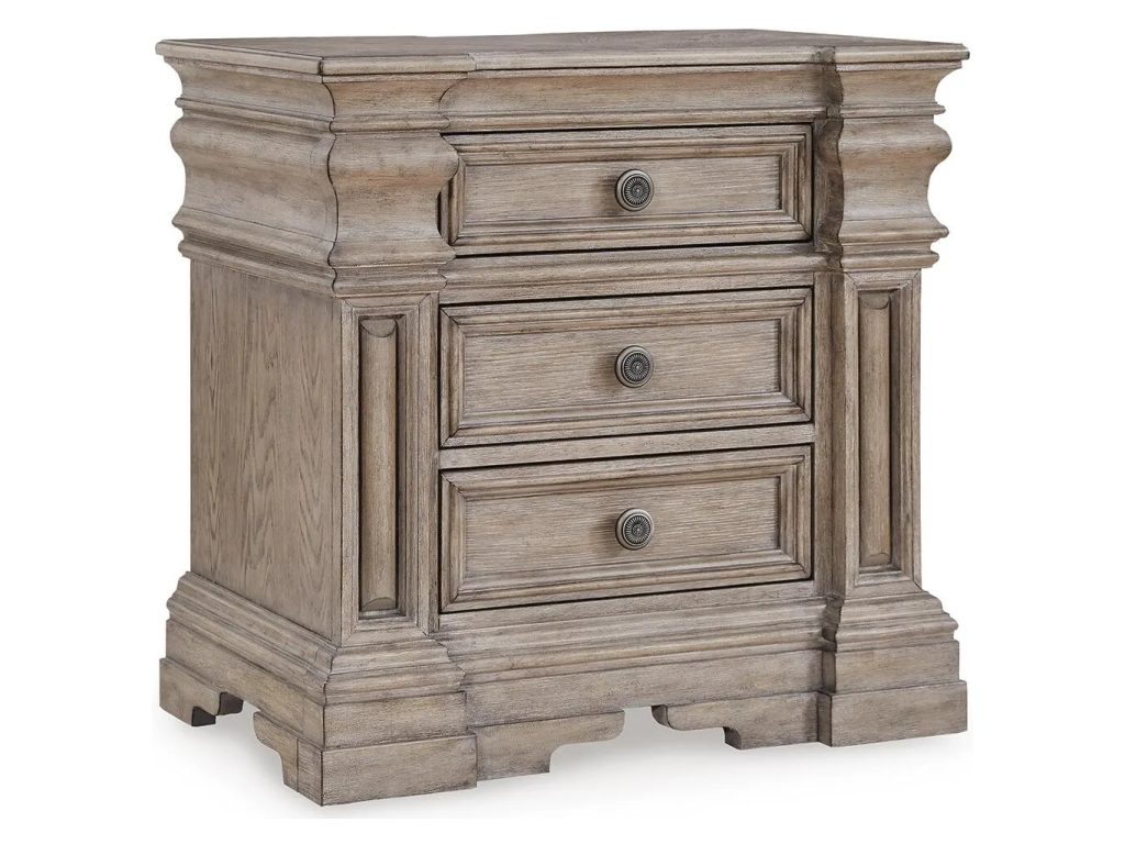 Blairhurst King Panel Bed, Dresser, Chest and 2  Nightstands - image 18