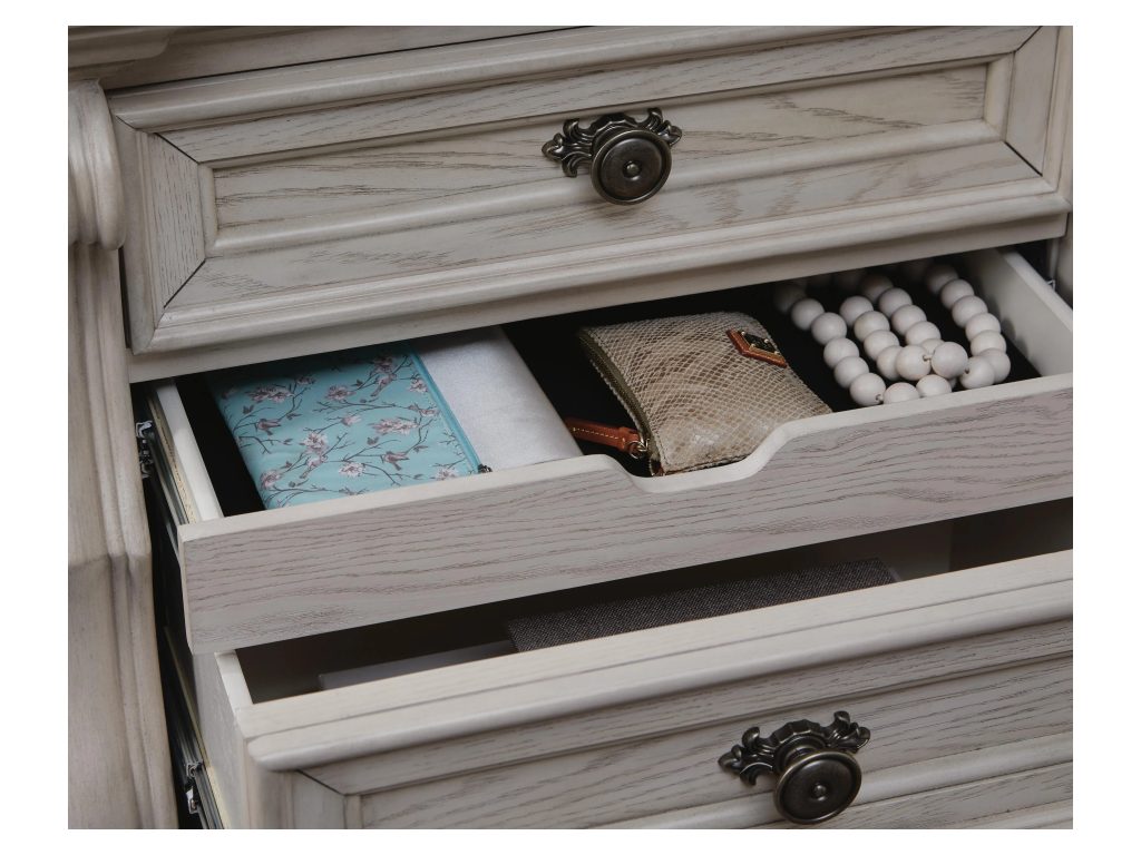 Bruchandi Nightstand - image 6