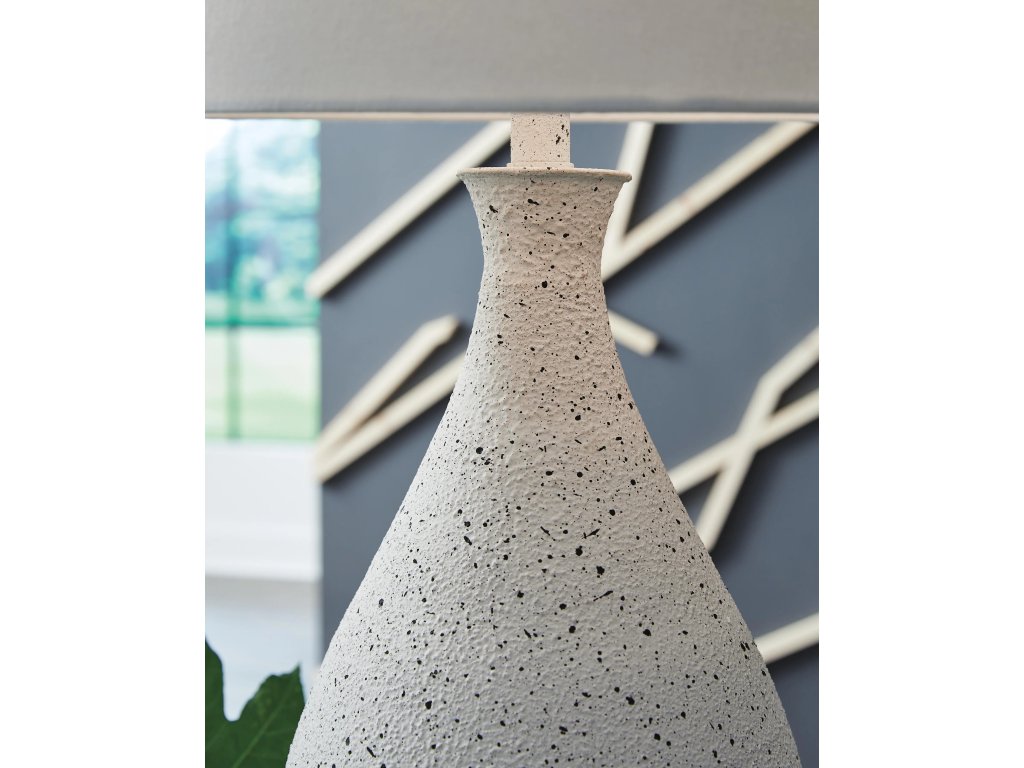 Wyattford Table Lamp - image 2