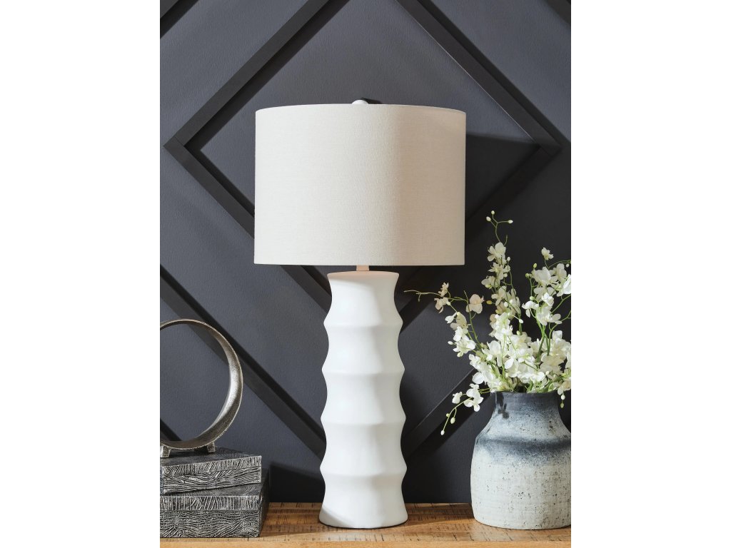 Veraleigh Table Lamp - image 1