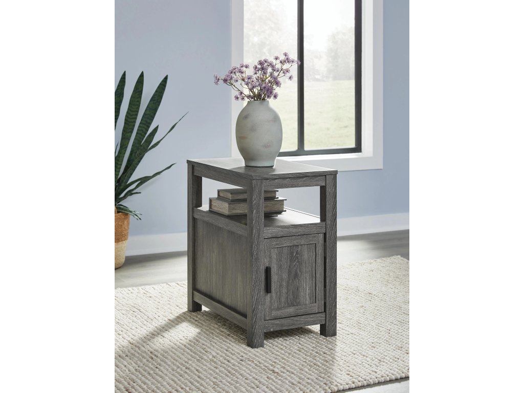 Fendenmore Chairside End Table - image 1