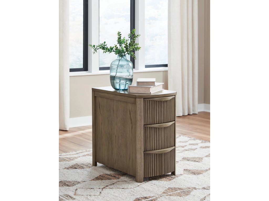 Camdill Chairside End Table - image 1