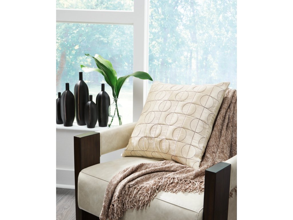 Kydner Pillow (Set of 4) - image 1