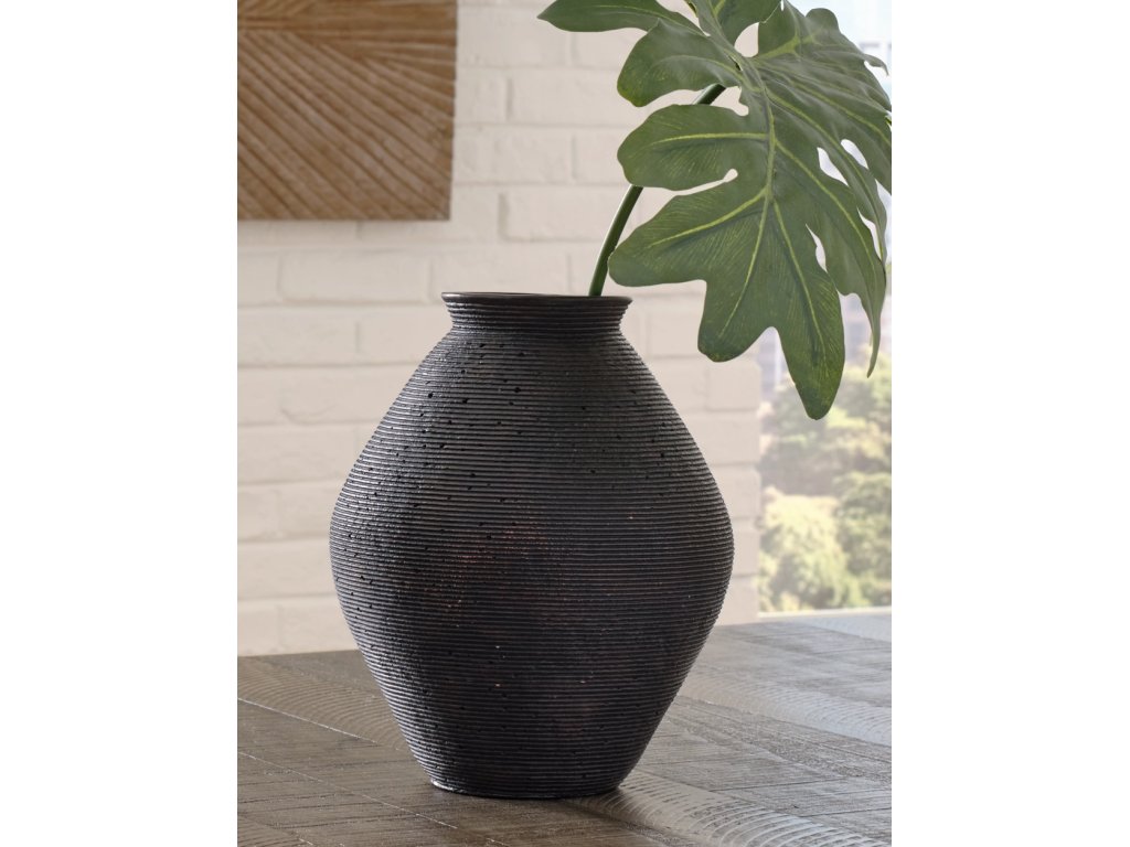 Hannela Vase - image 1