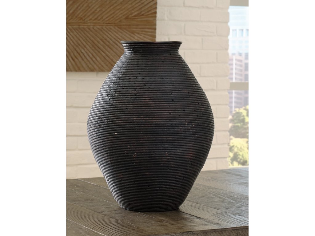 Hannela Vase - image 1