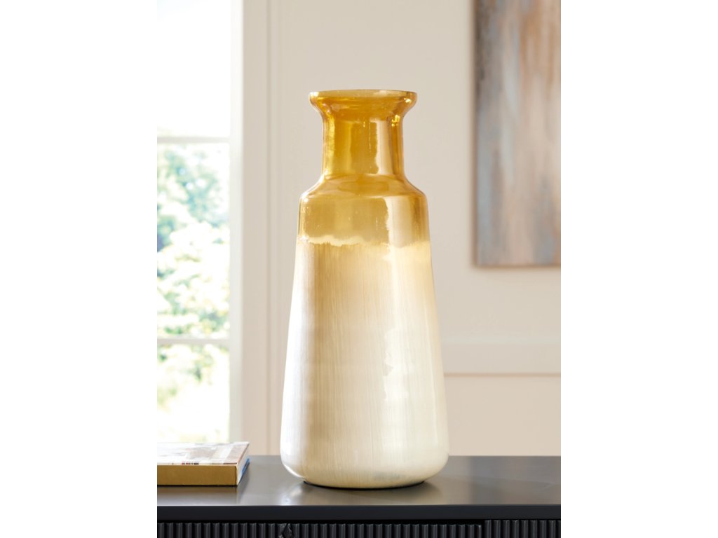 Wynburg Vase - image 1
