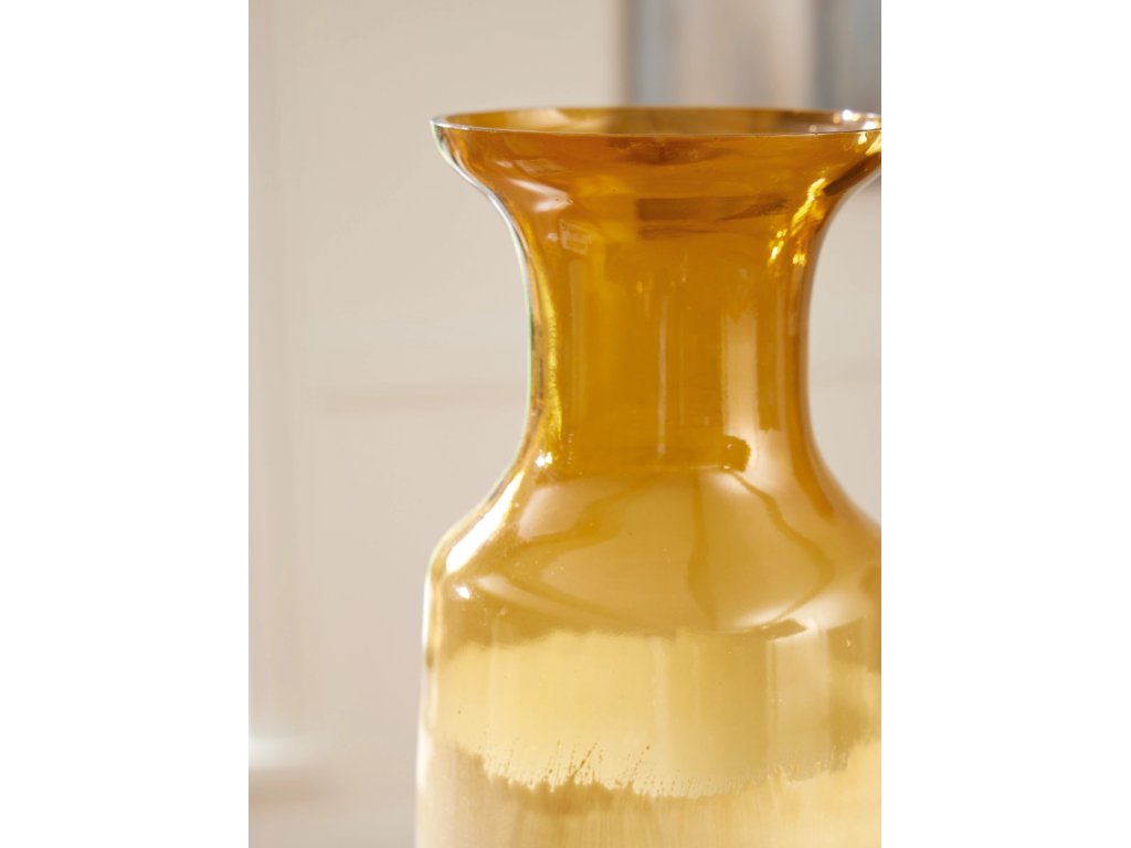 Wynburg Vase - image 2