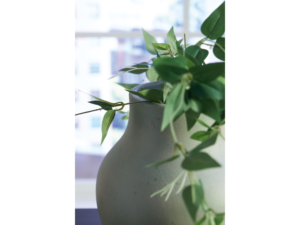 Baychester Vase - image 2