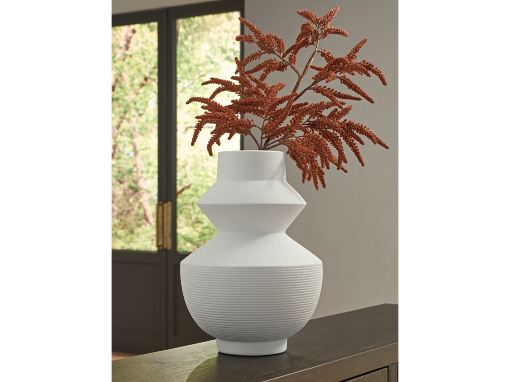 Naveen Vase - image 1