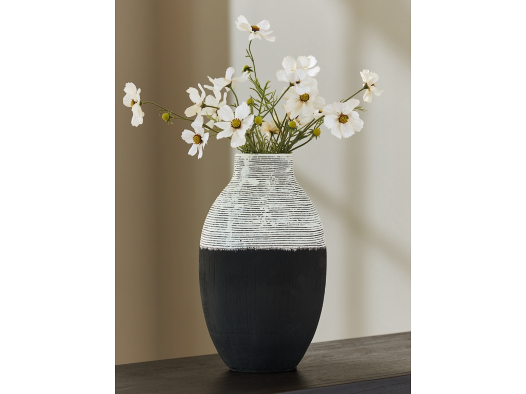 Girtha Vase - image 1