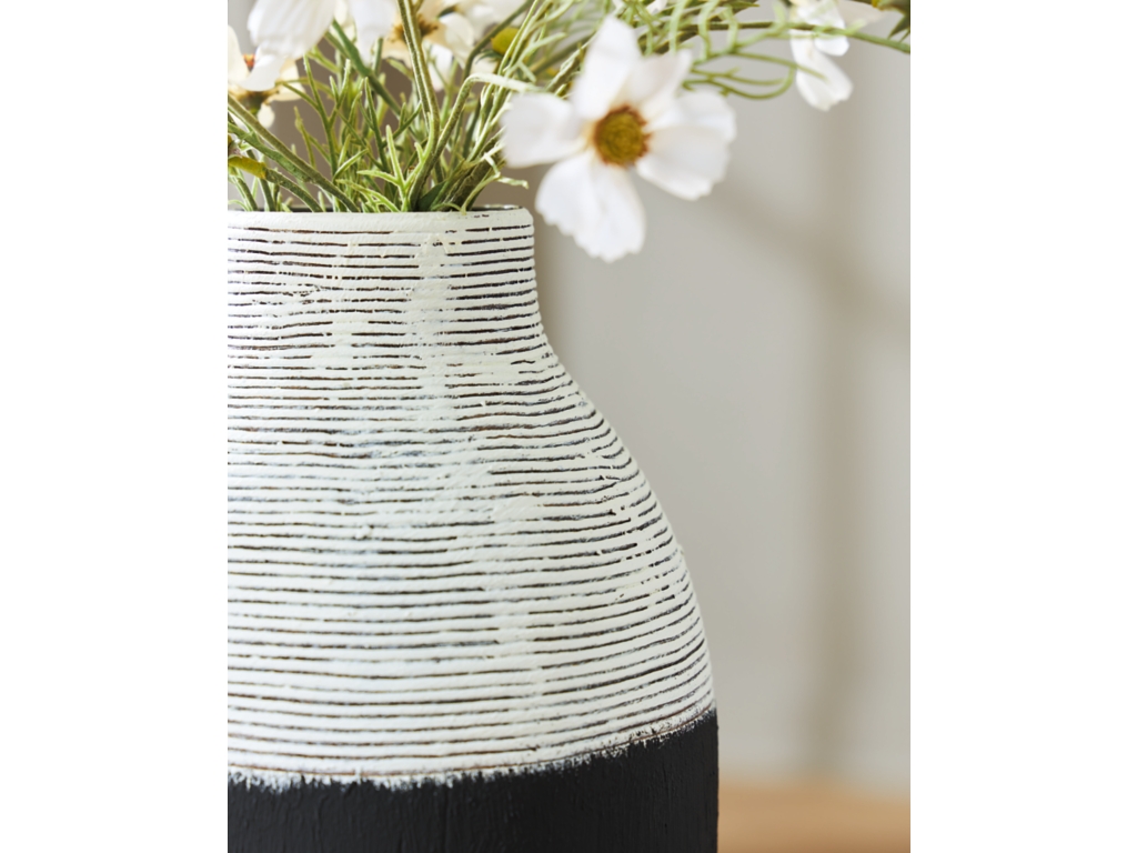 Girtha Vase - image 2