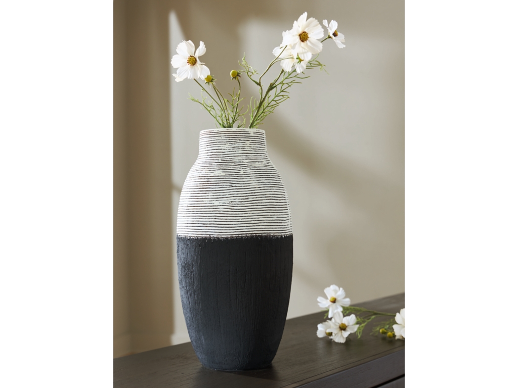Girtha Vase - image 1