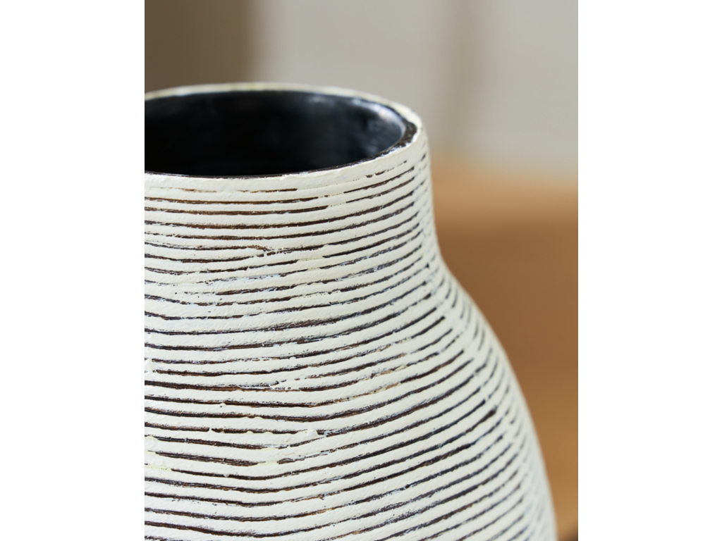 Girtha Vase - image 2