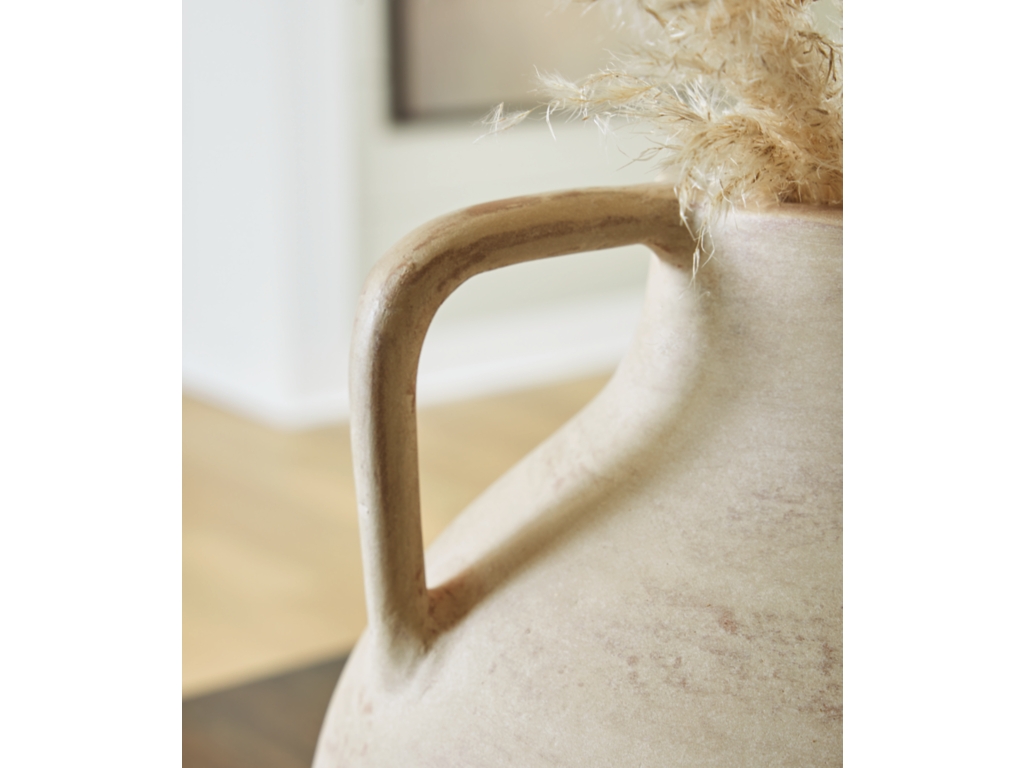 Justy Vase - image 3