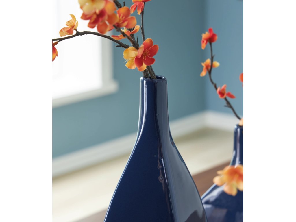 Abtinson Vase - image 2
