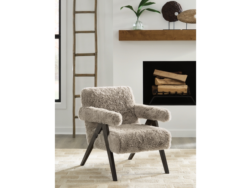 Goda Accent Chair - image 1
