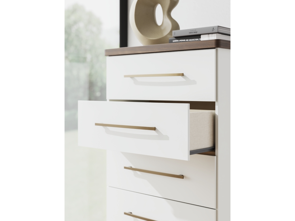 Kendanport Chest of Drawers - image 9