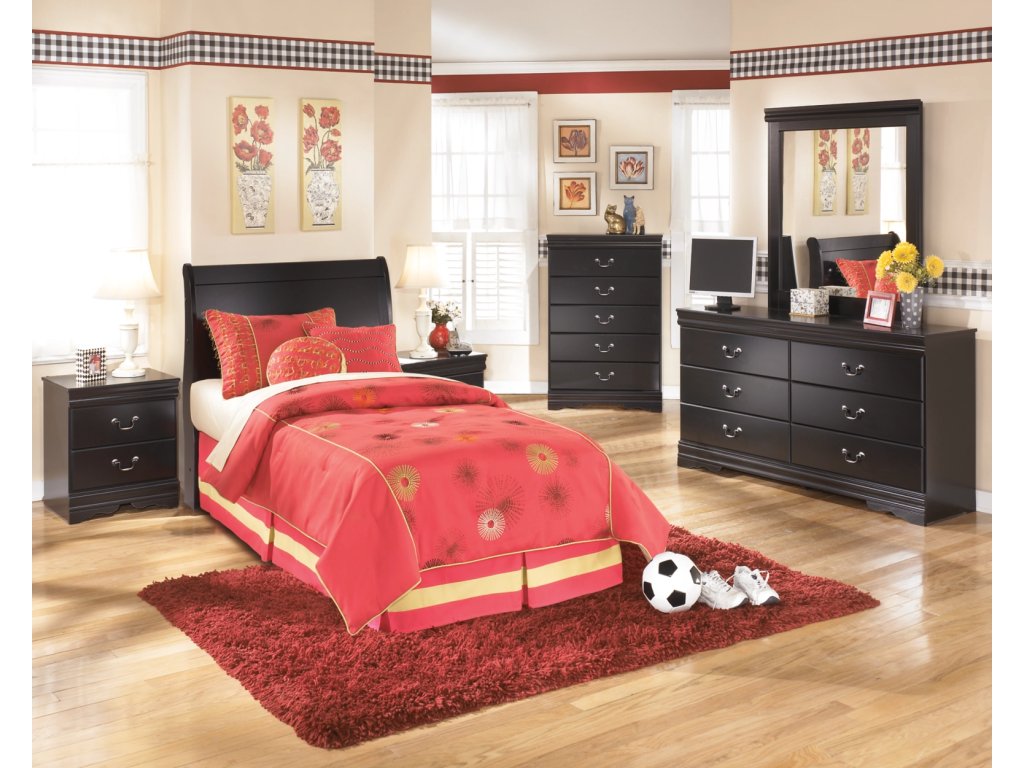 Huey Vineyard Chest of Drawers - image 2