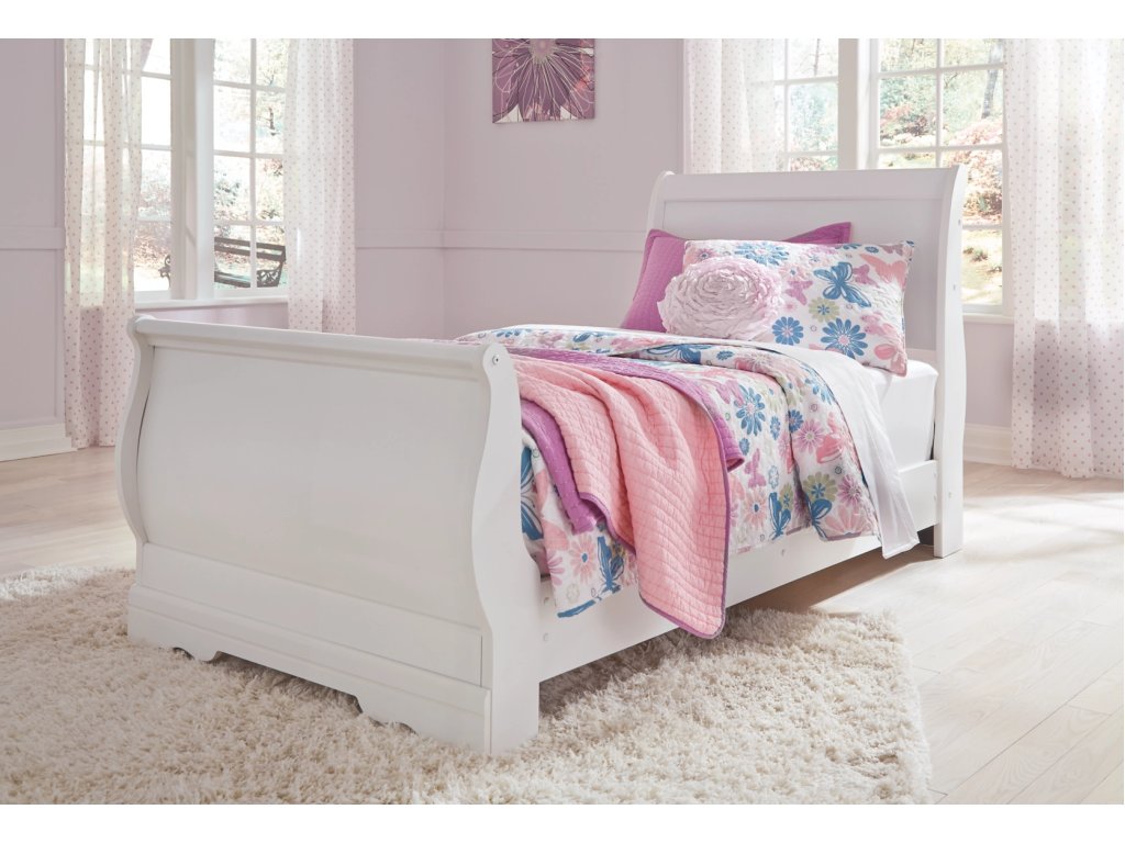 Anarasia Twin Sleigh Bed, Chest and Nightstand - image 7