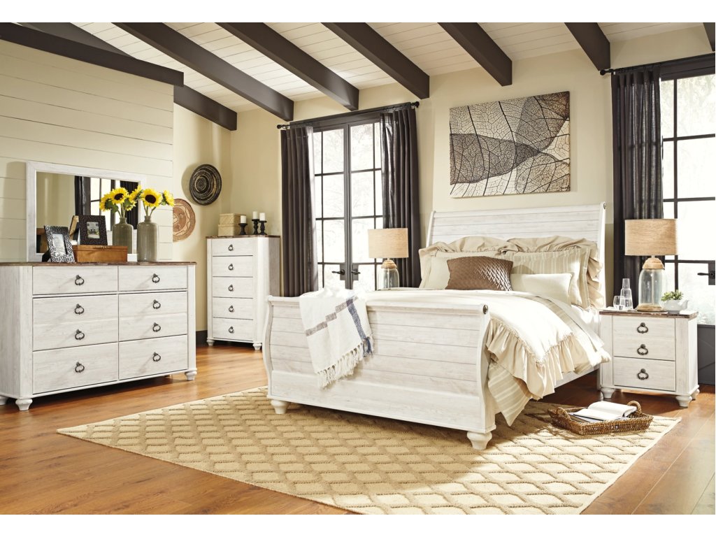 Willowton Queen Sleigh Bed, 2 Dressers, Mirror, Chest and 2 Nightstands - main image