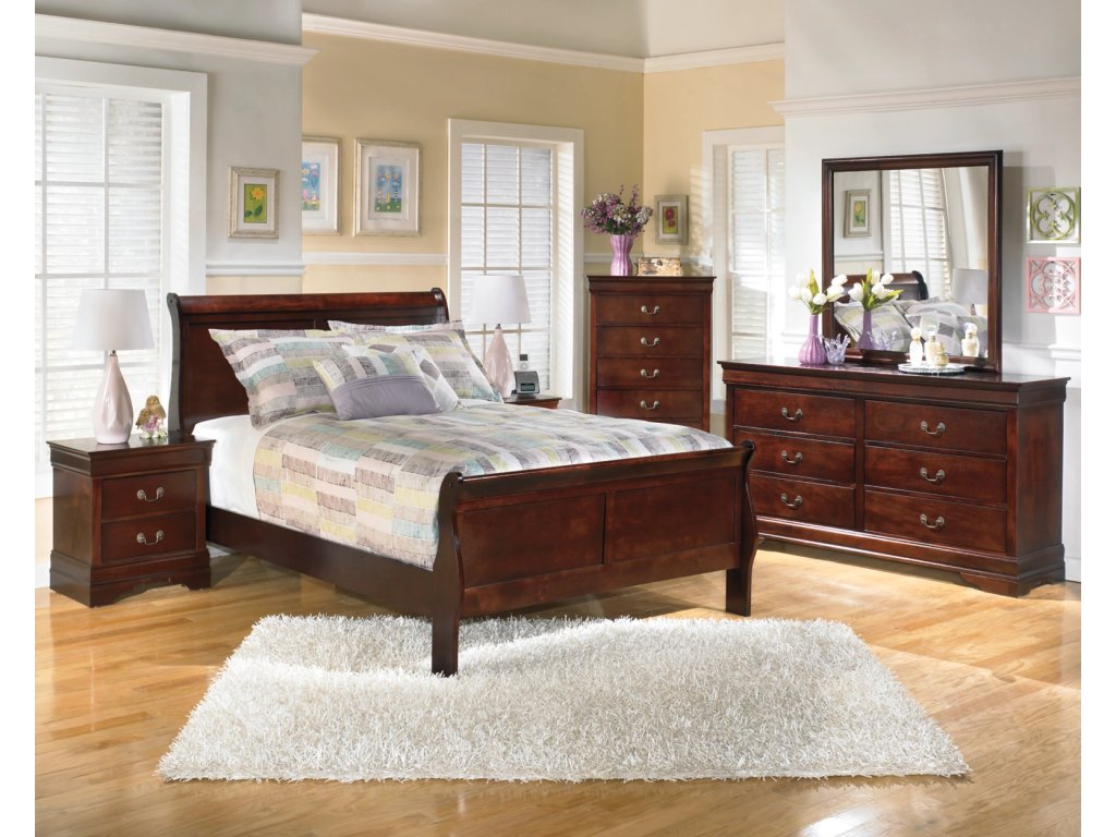 Alisdair Full Sleigh Bed, Dresser, Mirror, Chest and Nightstand - image 11