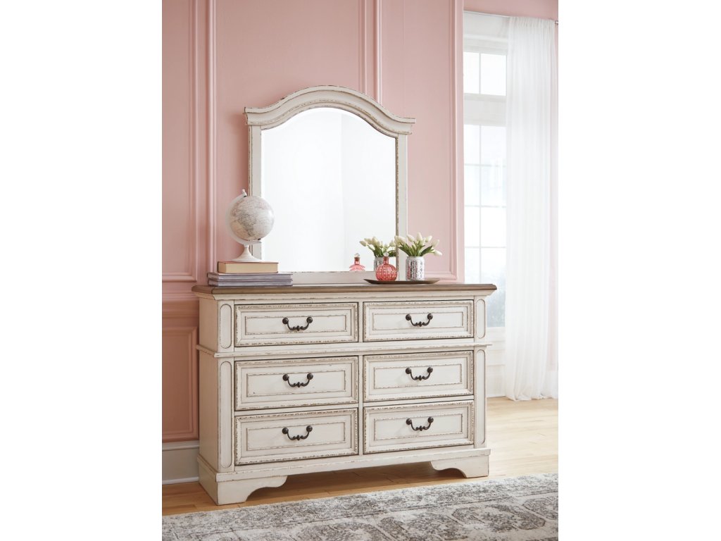 Realyn Full Panel Bed, Dresser, Mirror and Nightstand - image 11