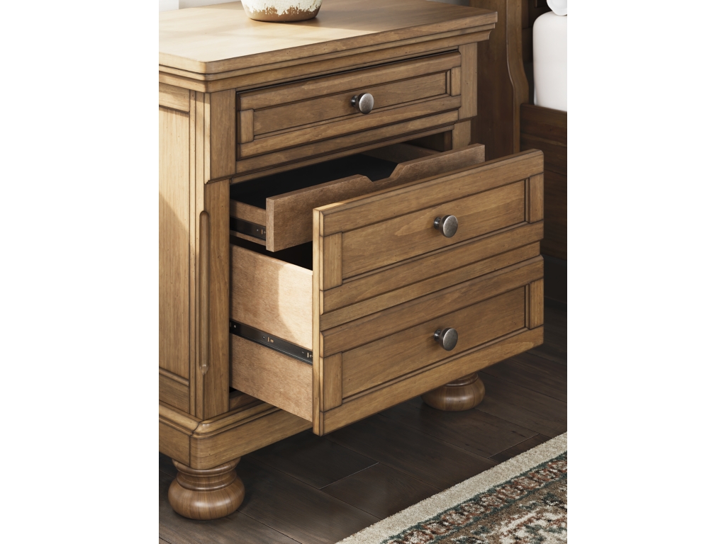 Feddinger Nightstand - image 10