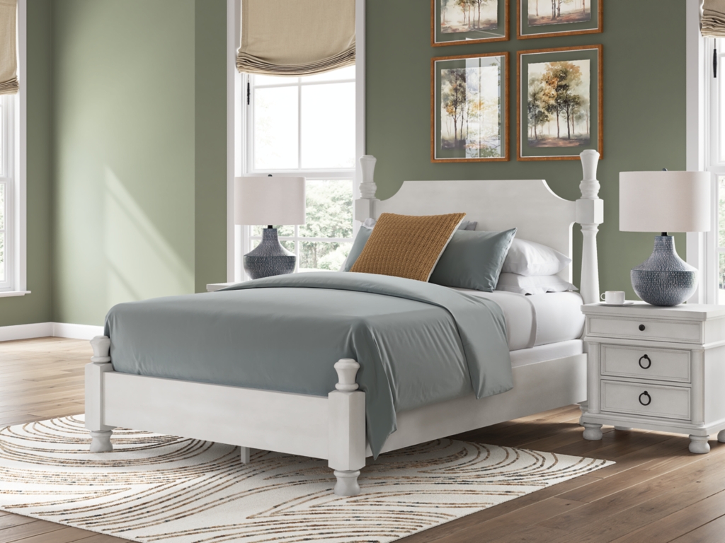 Rowlenstown Queen Poster Bed, Dresser and Mirror - image 15