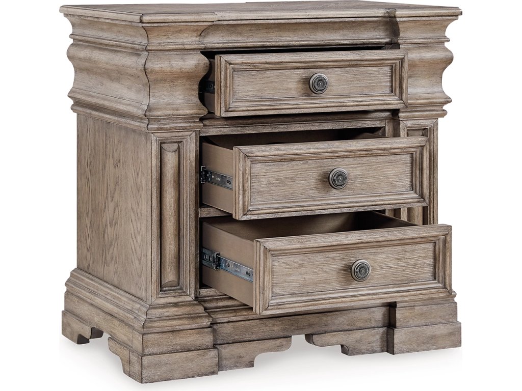 Blairhurst Queen Panel Bed, Dresser, Mirror and 2 Nightstands - image 6