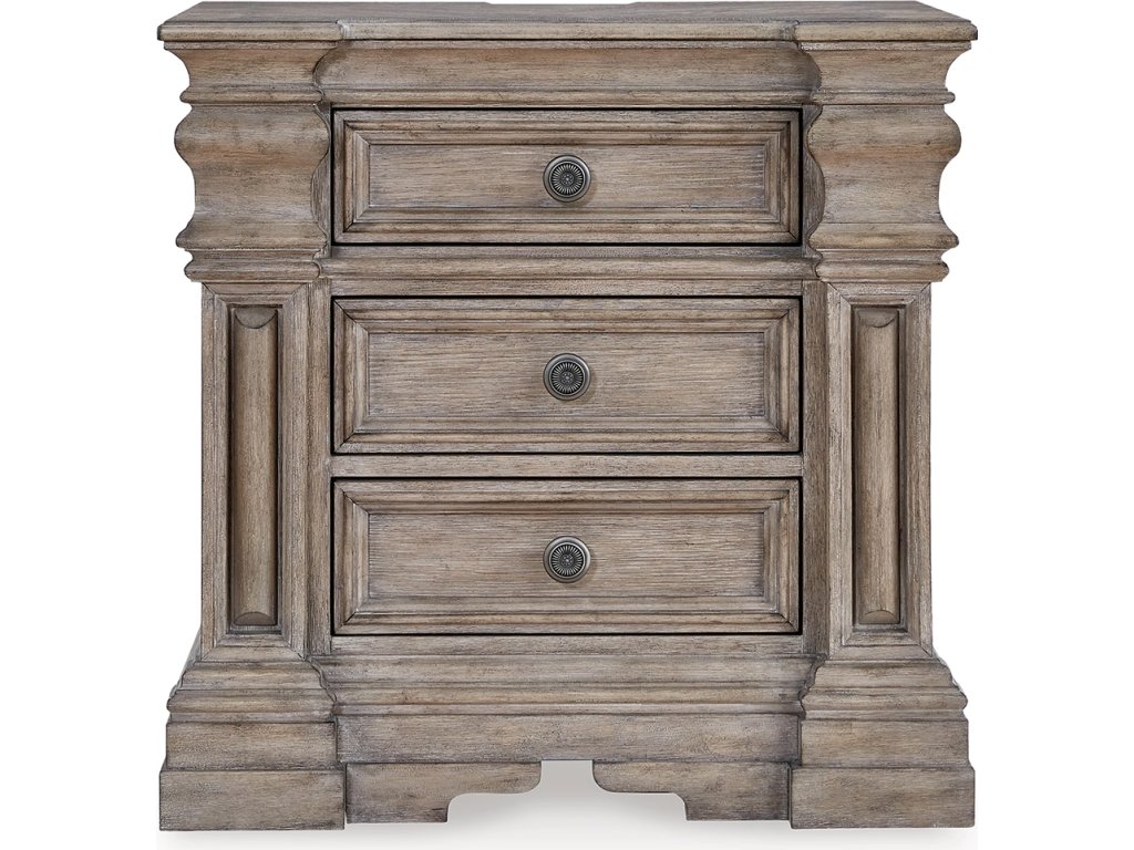 Blairhurst Queen Panel Bed, Dresser, Mirror and 2 Nightstands - image 4