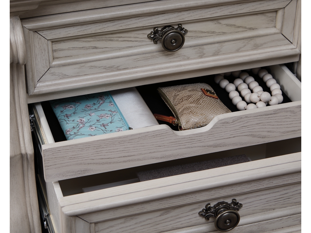 Bruchandi Nightstand - image 6