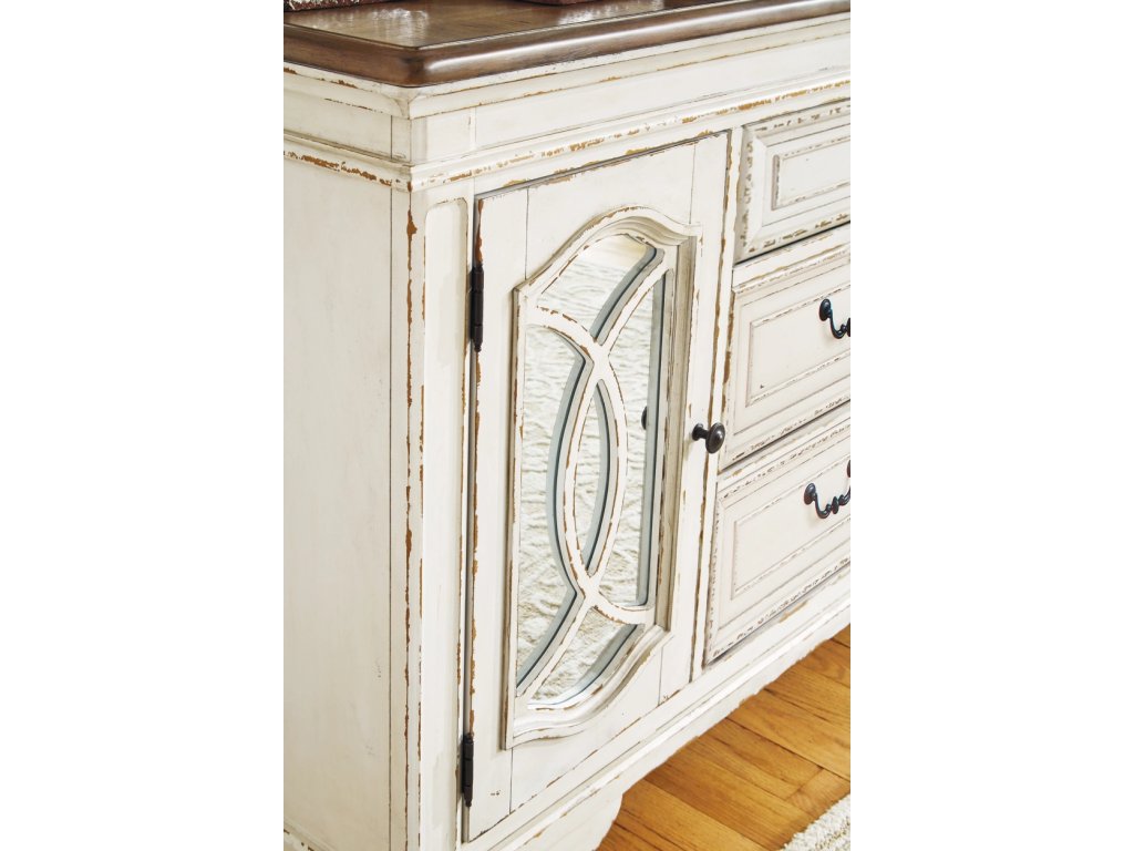 Realyn Dining Server - image 6