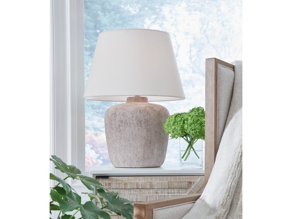 Danry Table Lamp - image 1