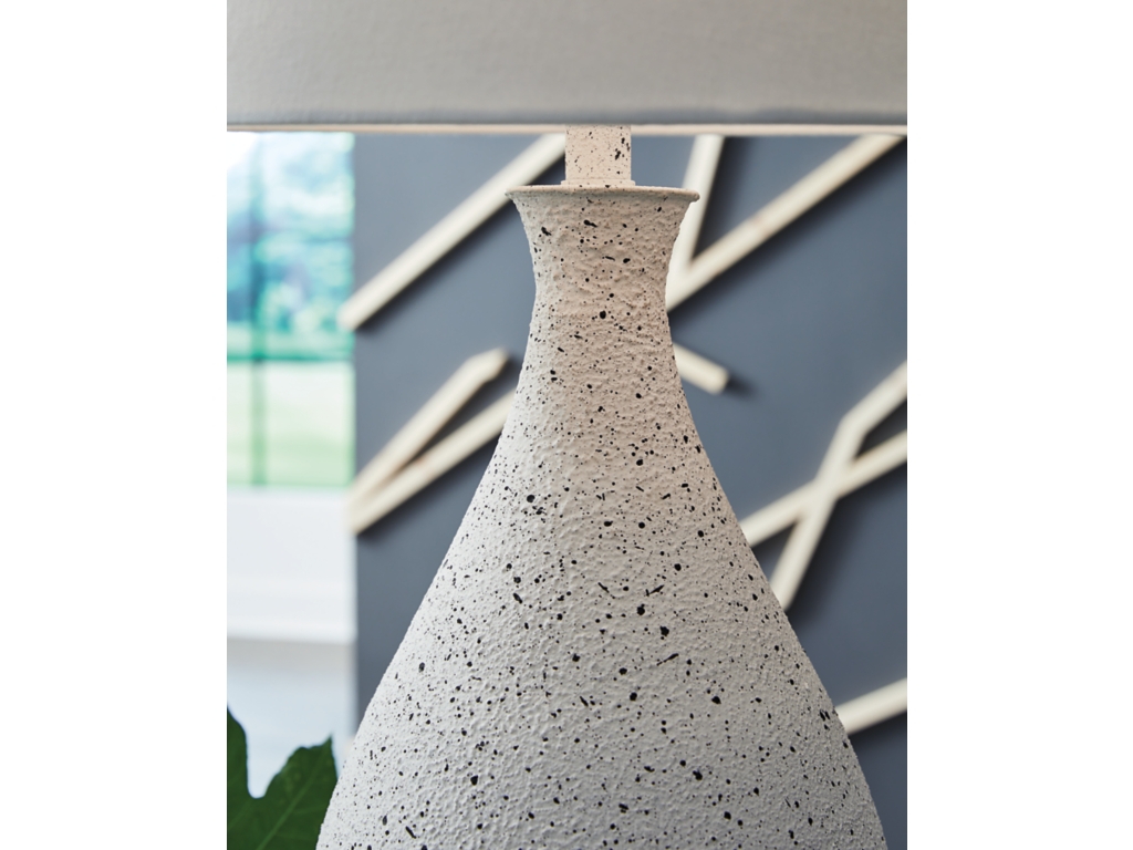 Wyattford Table Lamp - image 2