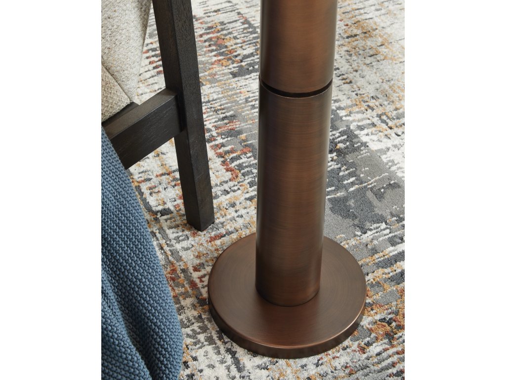 Wendfield Floor Lamp - image 3
