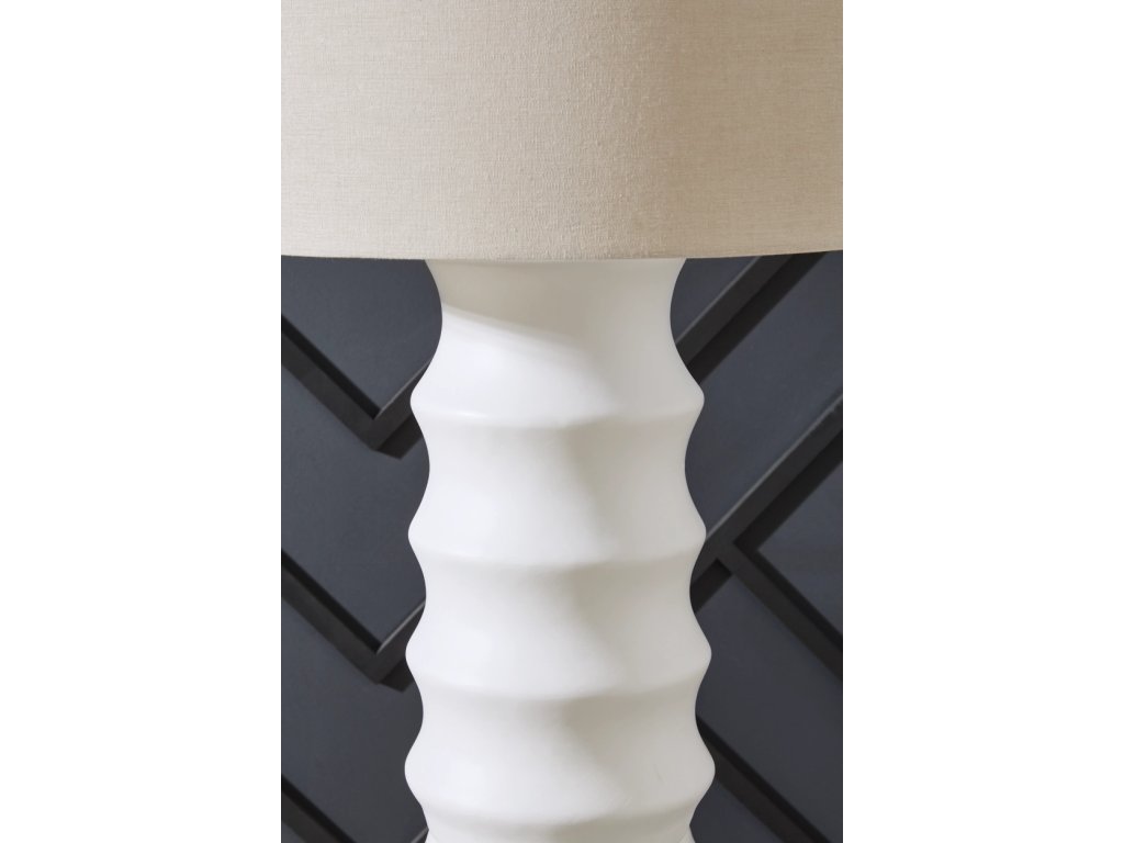 Veraleigh Floor Lamp - image 2