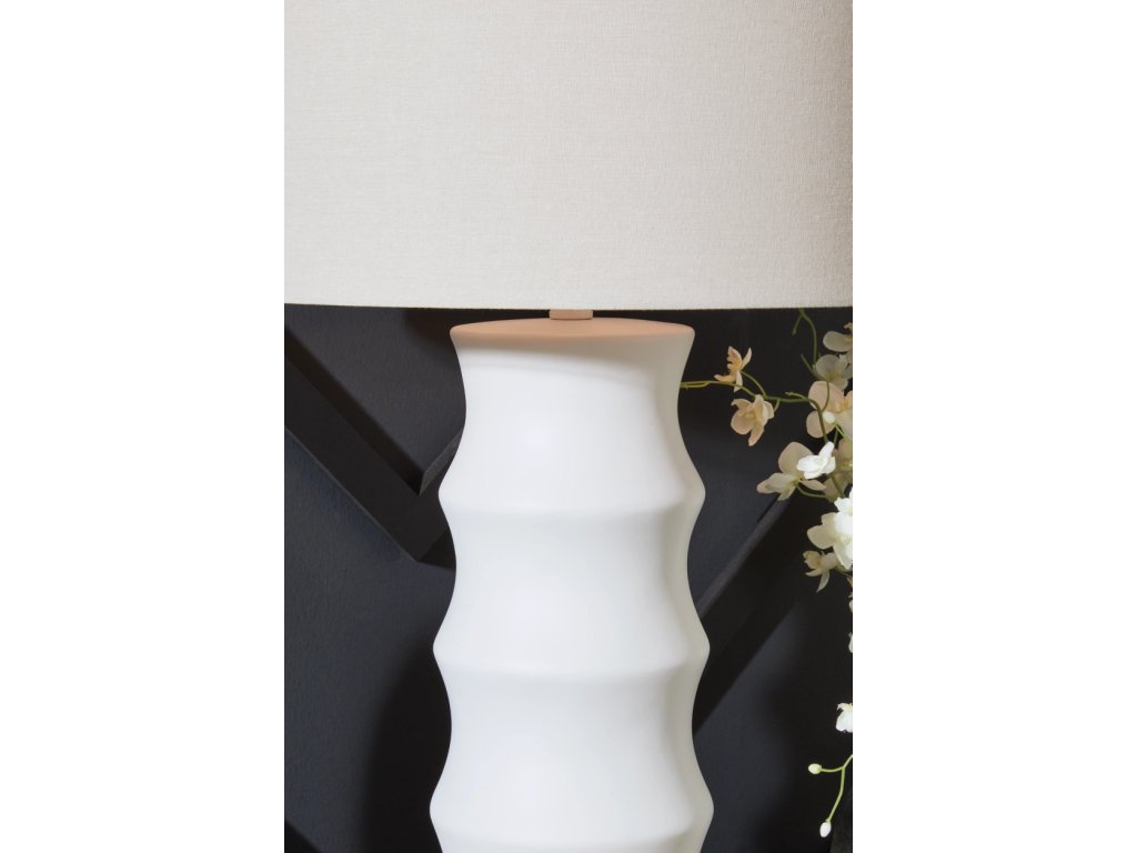 Veraleigh Table Lamp - image 2