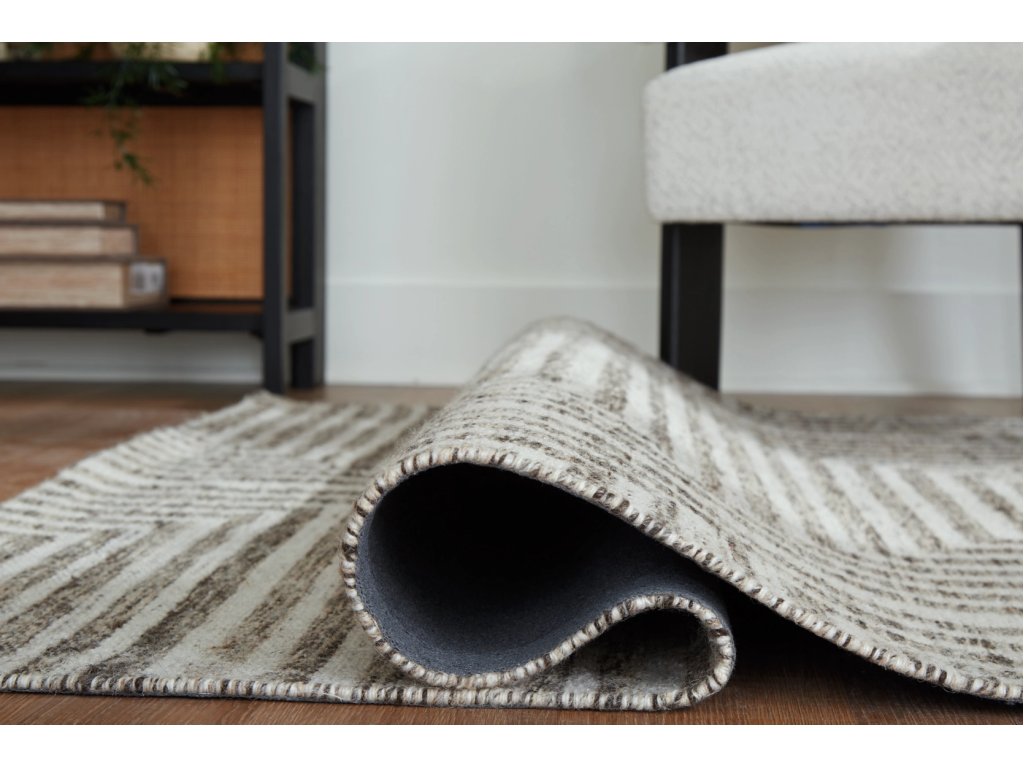 Jossen 5' x 7' Rug - image 3