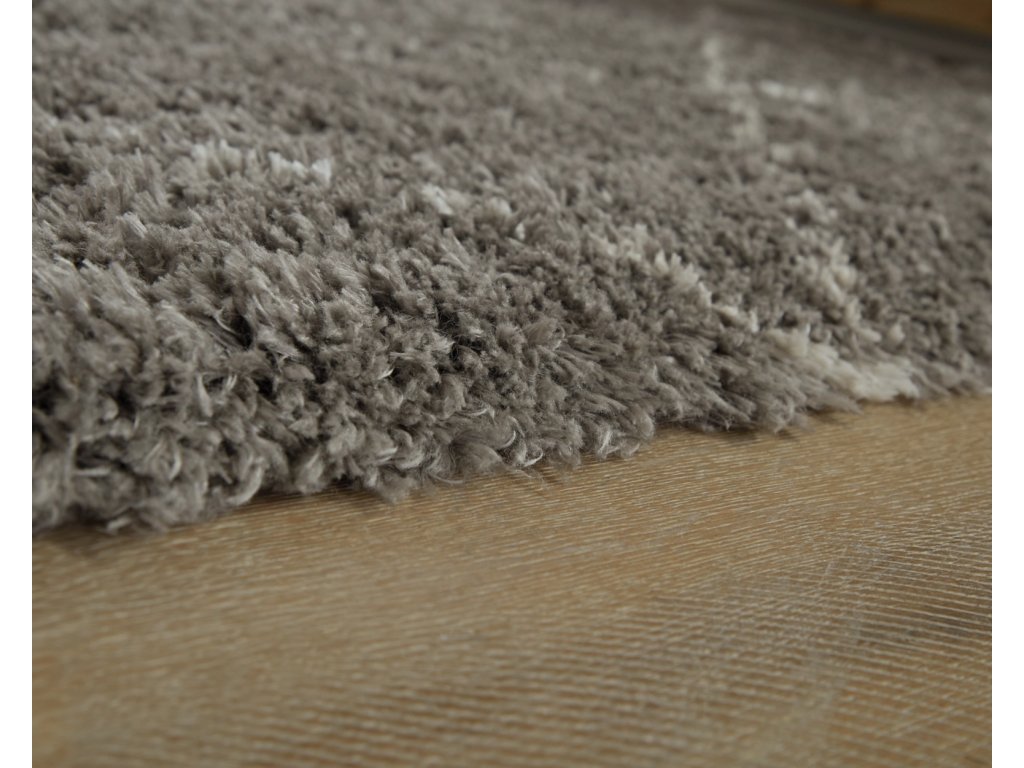 Wrenlow 8' x 10' Rug - image 2