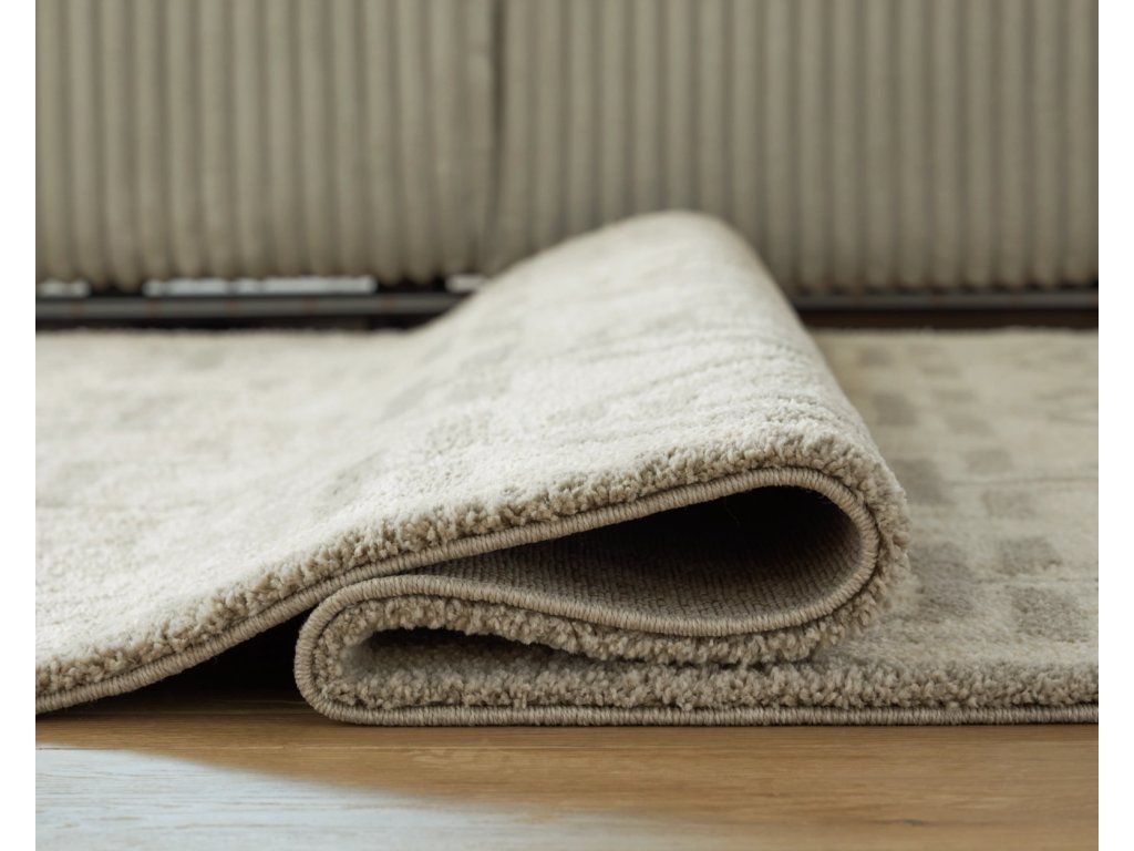 Maconville Medium Rug - image 3