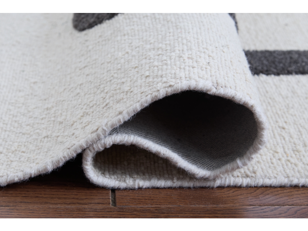 Davismour 5' x 7' Area Rug - image 3