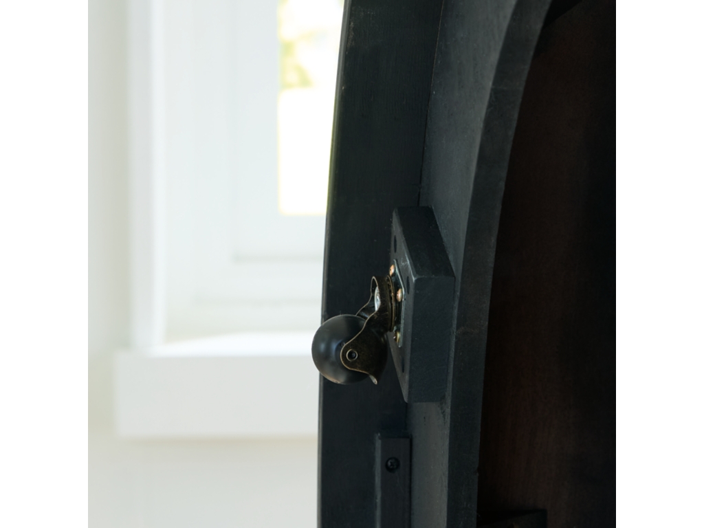 Grayman Coffee Table - image 4