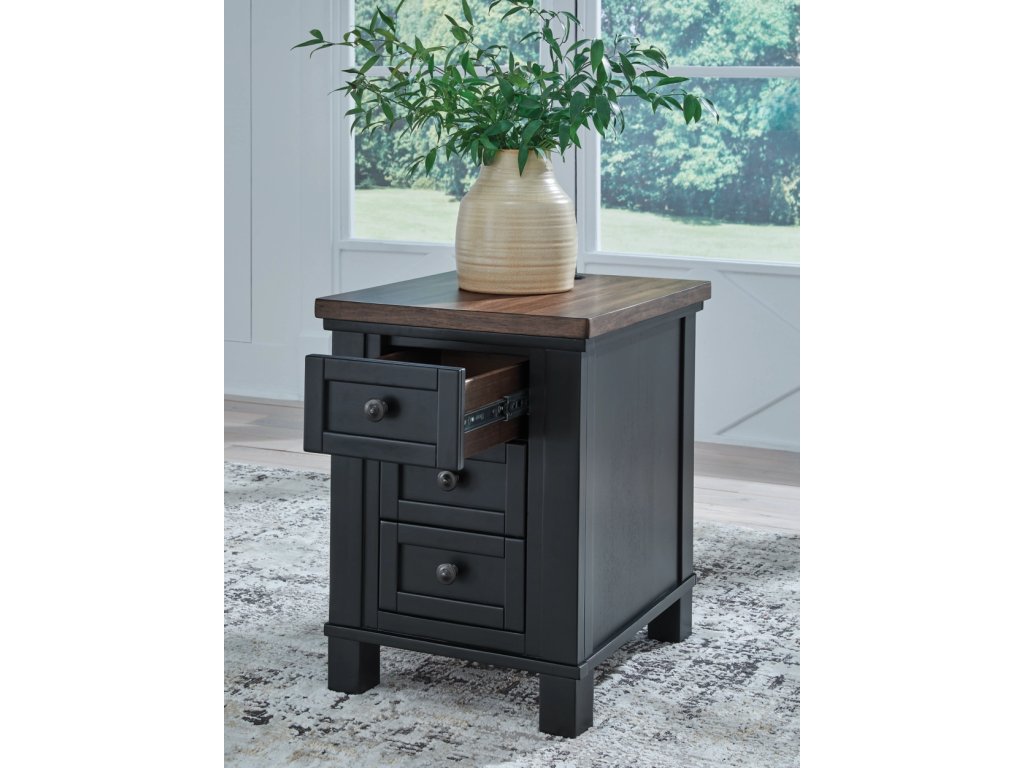 Wildenauer Chairside End Table - image 7